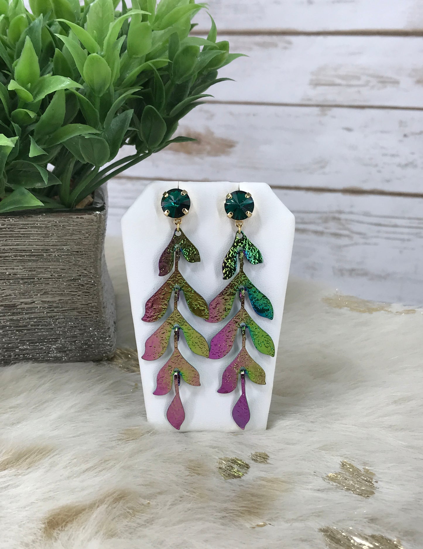 Crystal & Leaf Pendant Earrings - E19-4327