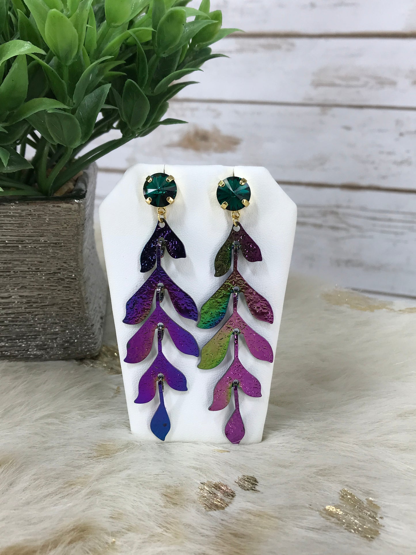 Crystal & Leaf Pendant Earrings - E19-4327
