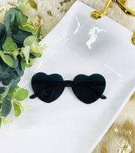 Load image into Gallery viewer, Heart Sunglasses