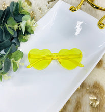 Load image into Gallery viewer, Heart Sunglasses