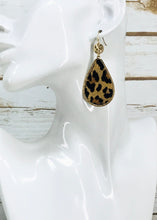 Load image into Gallery viewer, Faux Leather Pendant Earrings - E19-4512