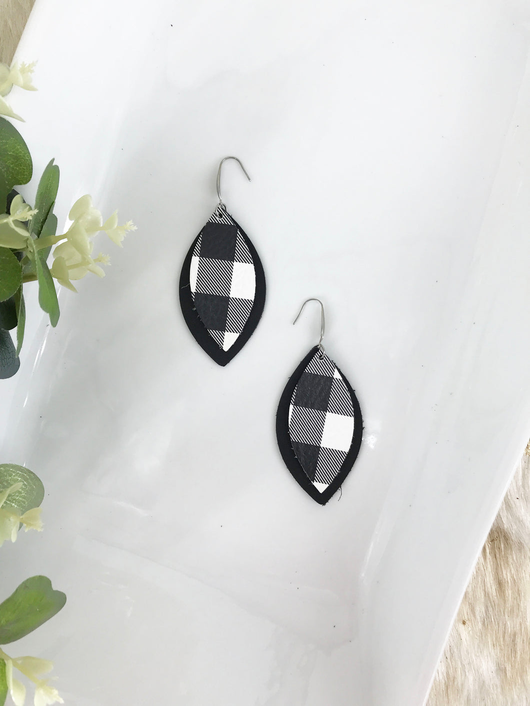 Black and Plaid Leather Earrings - E19-1081