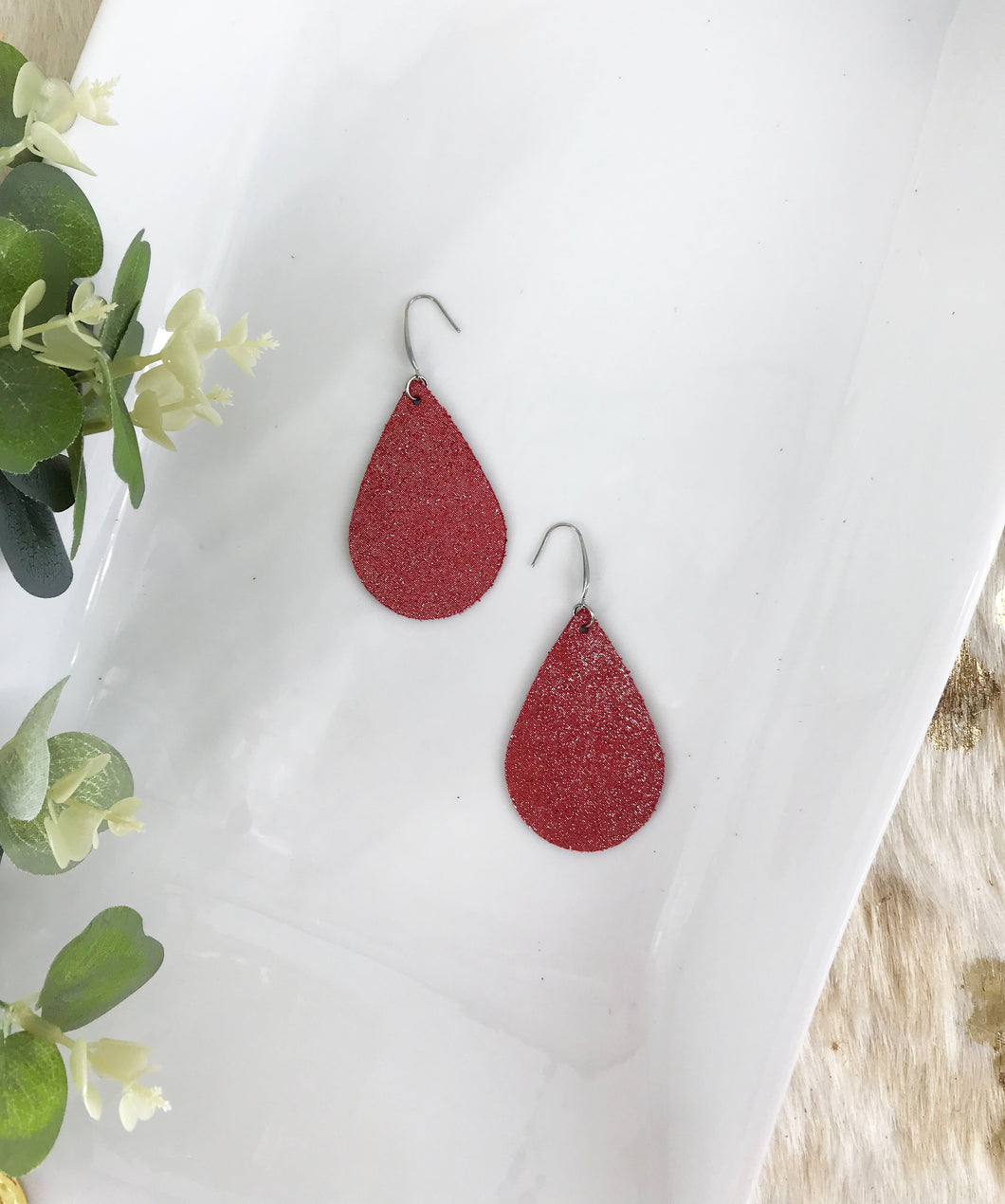 Crimson Dazzle Leather Earrings - E19-1102