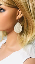 Load image into Gallery viewer, Cream Italian Leather Earrings - E19-1147