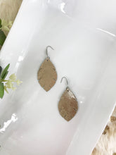 Load image into Gallery viewer, Platinum Crackle Leather Earrings - E19-1334