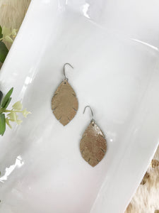 Platinum Crackle Leather Earrings - E19-1334