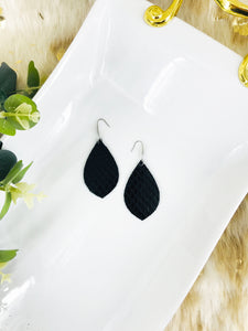 Fish Net Pattern Black Leather Earrings - E19-1432
