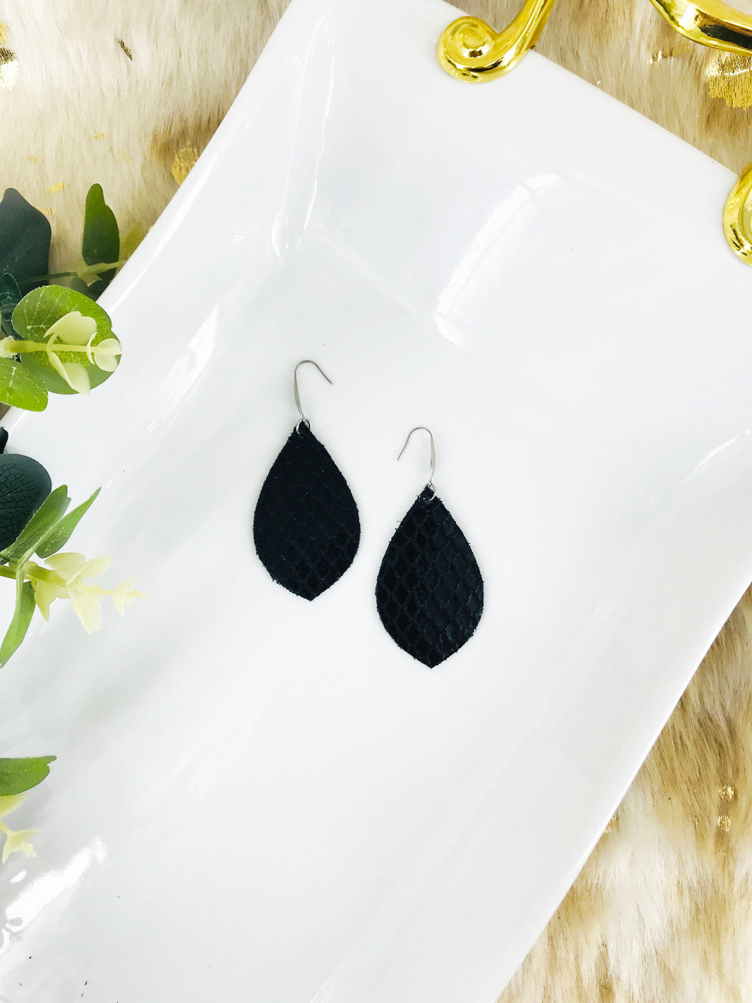 Fish Net Pattern Black Leather Earrings - E19-1432