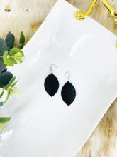 Load image into Gallery viewer, Fish Net Pattern Black Leather Earrings - E19-1440