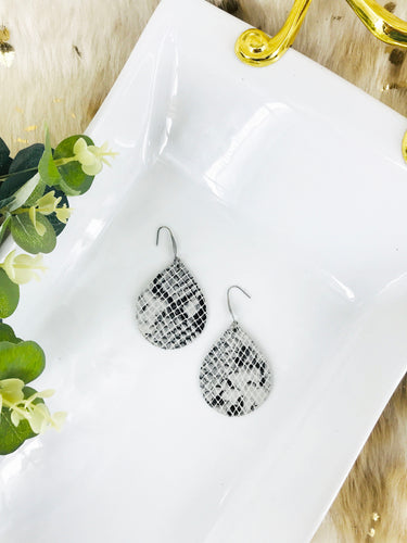 Black and White Leather Earrings - E19-1620