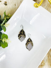 Load image into Gallery viewer, Genuine Leather Earrings - E19-1661
