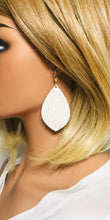 Load image into Gallery viewer, Off White Birch Cork Leather Earrings - E19-1900