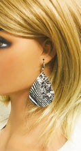 Load image into Gallery viewer, Glitter Leopard Leather Earrings - E19-2316