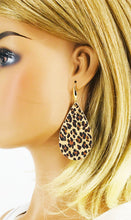 Load image into Gallery viewer, Genuine Cork Earrings - E19-2941