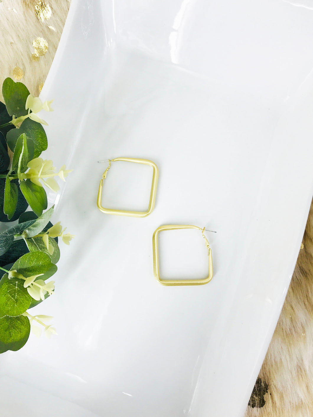 Matte Gold Square Hoop Earrings - E19-3931