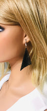 Load image into Gallery viewer, Black Chainmail Earrings - E19-428