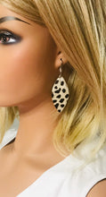 Load image into Gallery viewer, Genuine Leather Earrings - E19-973