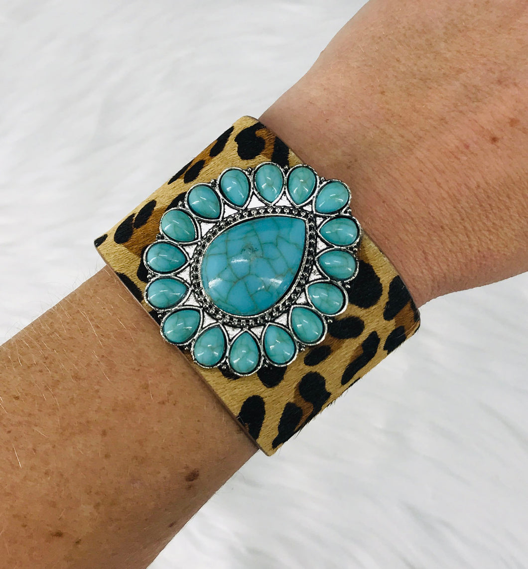 Turquoise Stone Animal Print Leather Bracelet - B1610