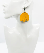 Load image into Gallery viewer, Light Mustard Leather Earrings - E19-1028
