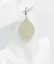 Load image into Gallery viewer, Cream Italian Leather Earrings - E19-1147