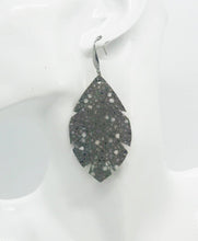 Load image into Gallery viewer, Exotic Taupe Stingray Leather Earrings - E19-1301