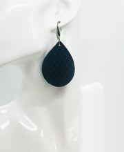 Load image into Gallery viewer, Fish Net Pattern Black Leather Earrings - E19-1436