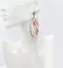 Load image into Gallery viewer, Marbled Pattern Leather Earrings - E19-1584