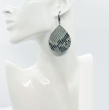 Load image into Gallery viewer, Black and White Leather Earrings - E19-1620