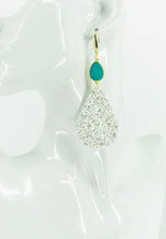 Load image into Gallery viewer, Druzy Agate and Pearly White Glitter on Leather Earrings - E19-2451