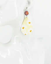 Load image into Gallery viewer, Orange Druzy and Daisey Faux Leather Earrings - E19-2881