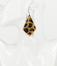 Load image into Gallery viewer, Leopard Cork Earrings - E19-3014