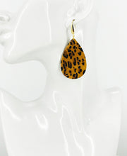 Load image into Gallery viewer, Hide On Leather Earrings - E19-3657