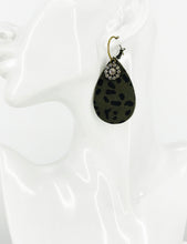 Load image into Gallery viewer, Hide On Leather Earrings - E19-3658