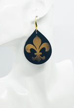 Load image into Gallery viewer, Black and Gold Fleur De Lis Earrings - E19-759