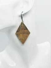 Load image into Gallery viewer, Silver Speckled Cork Earrings - E19-870