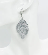 Load image into Gallery viewer, Genuine Leather Earrings - E19-979