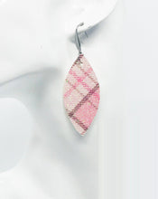 Load image into Gallery viewer, Pink Plaid Glitter Earrings - E391