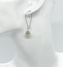 Load image into Gallery viewer, Glass Bead Earrings - E648